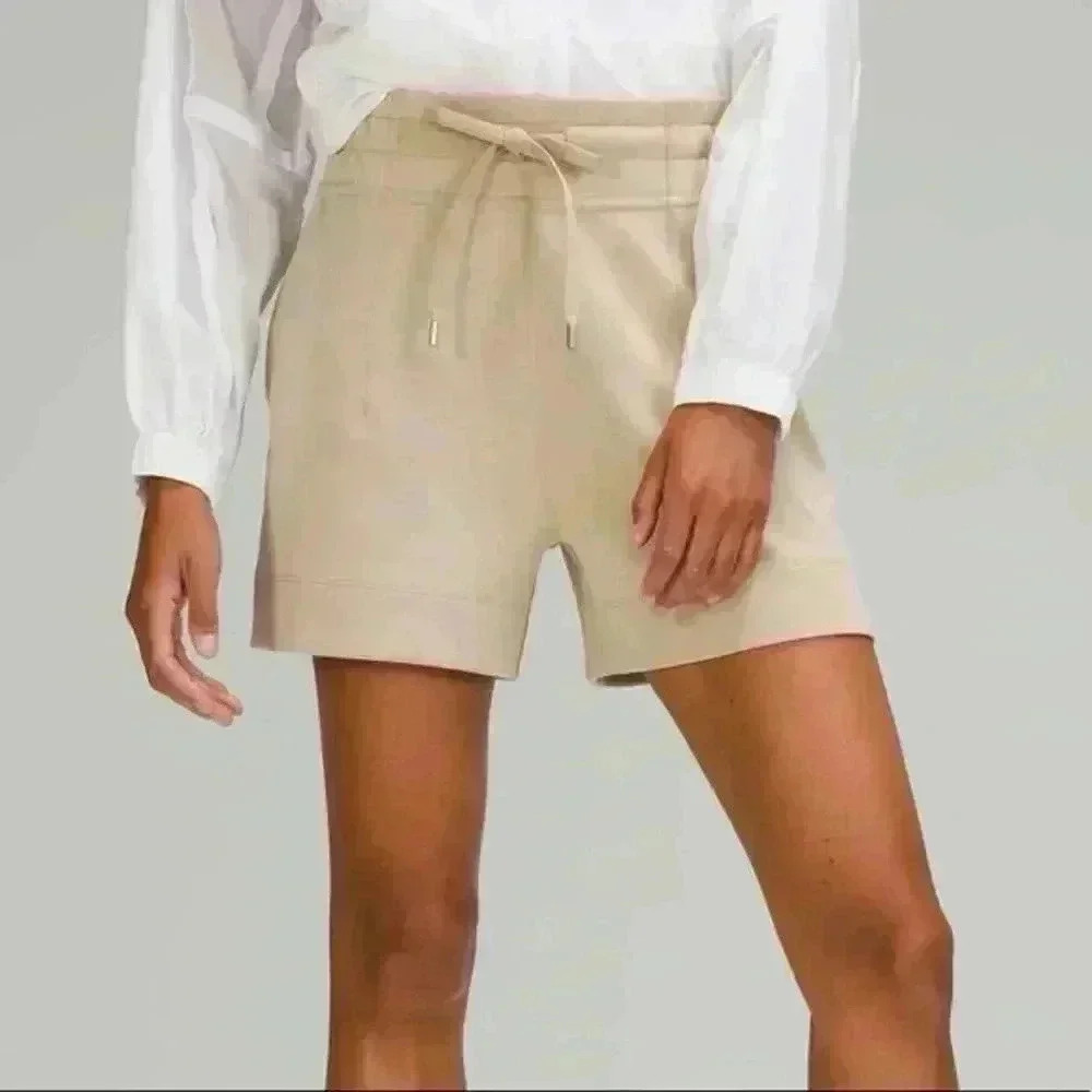 Lululemon Soft Ambitions Hi Rise Shorts in Trench 4”